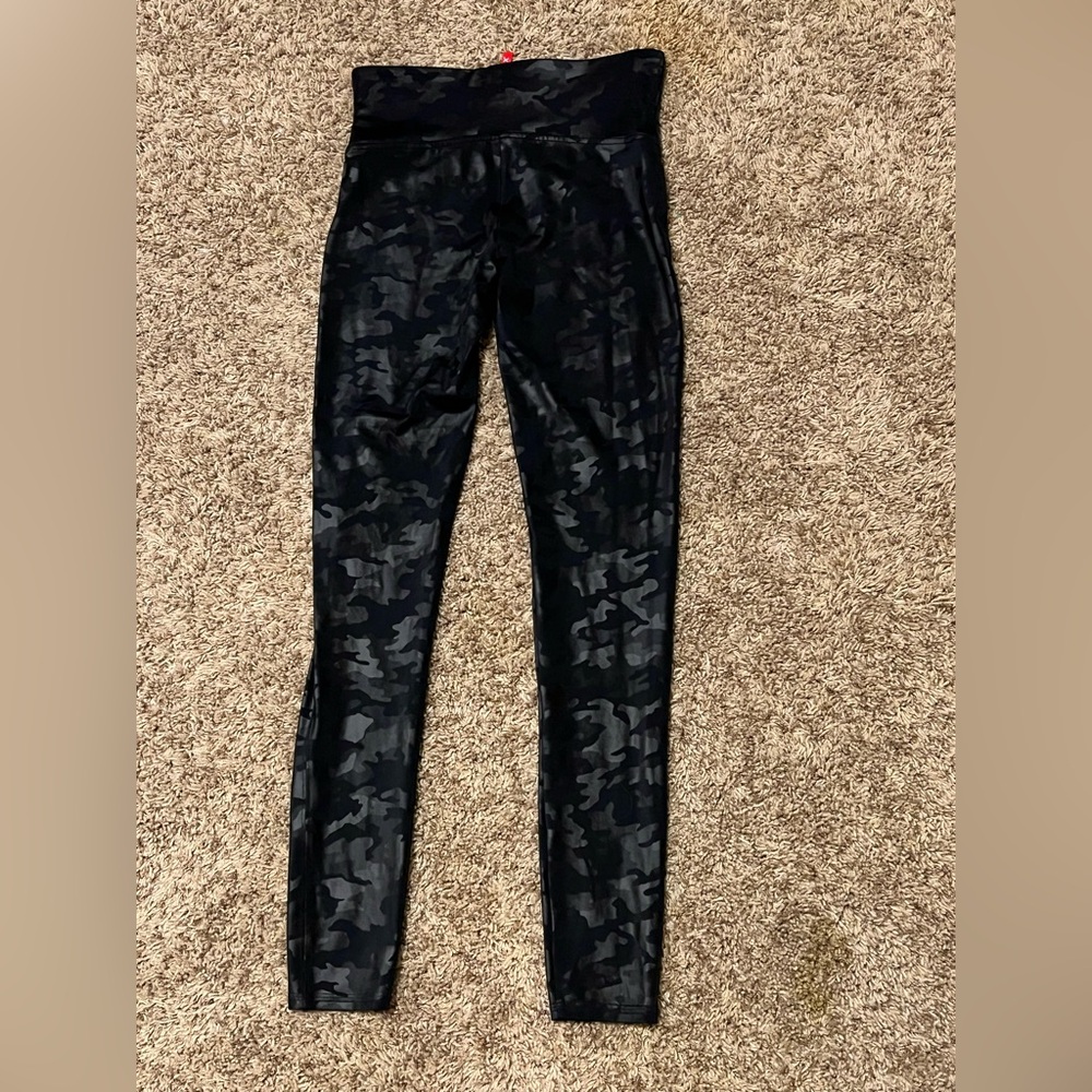 SPANX Dark Camouflage Leggings
